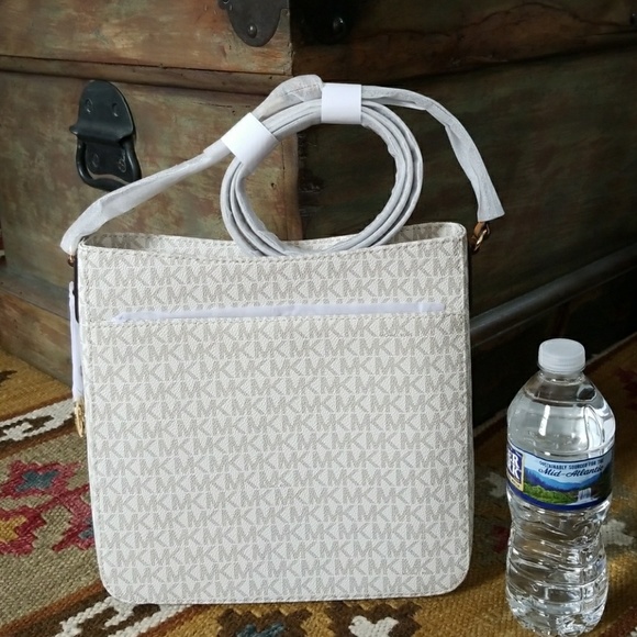 Michael Kors Vanilla Crossbody Messenger Bag - Picture 2 of 6